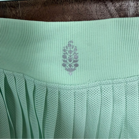 Free People Movement Rally Pleated Miniskirt Size M/L - Picture 9 of 13